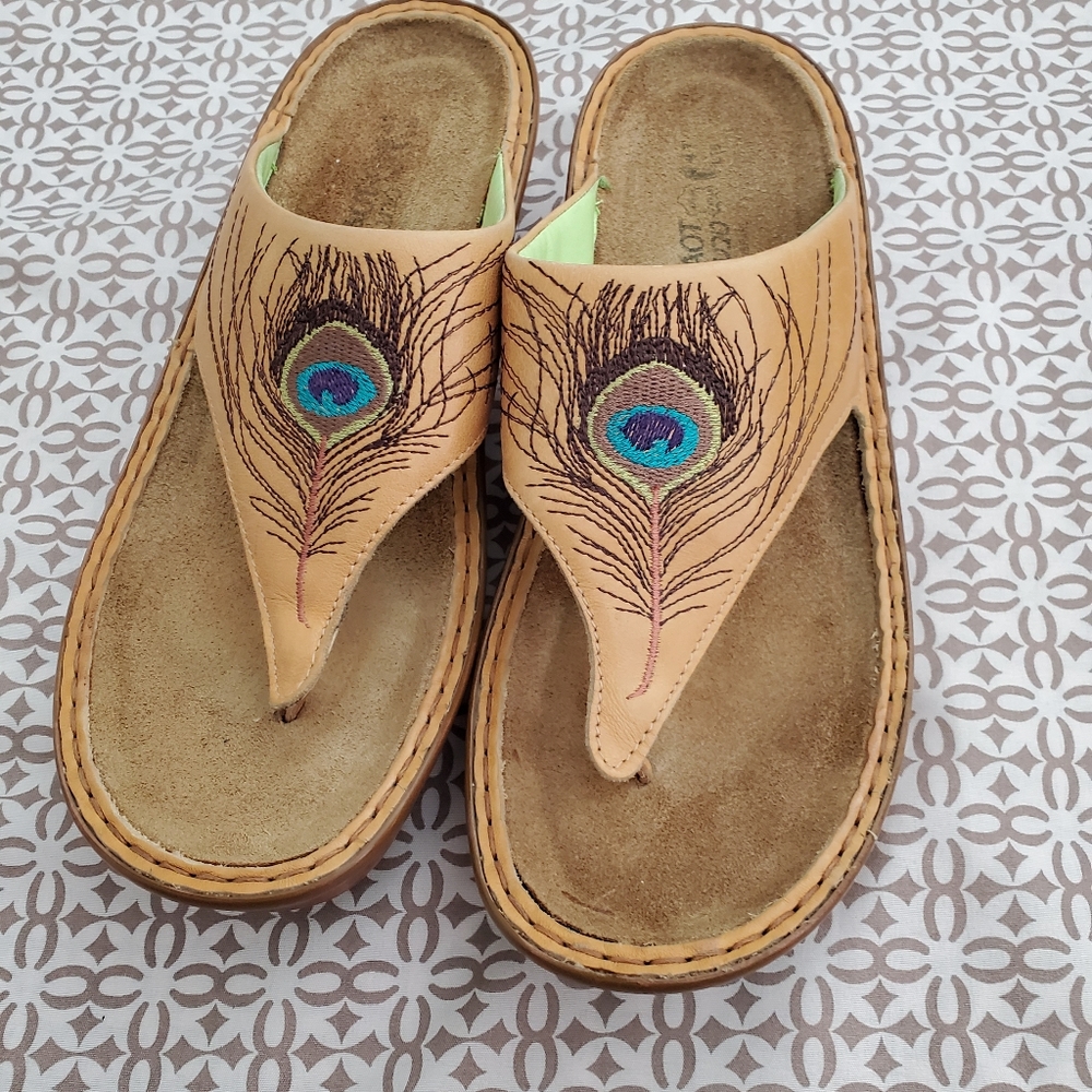 Naot Embroidered Genuine Leather Sandals size 41.